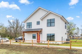 Building Photo - 203 Ave J