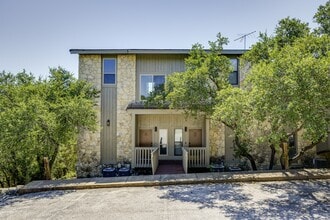 Building Photo - 801D Grassy Knoll