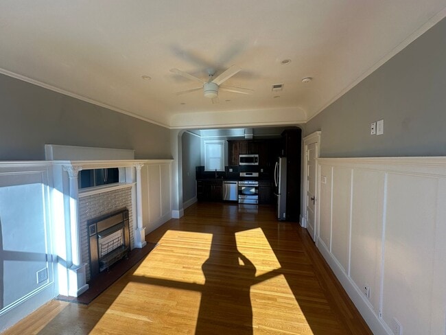 Building Photo - 183 (345 Frederick)