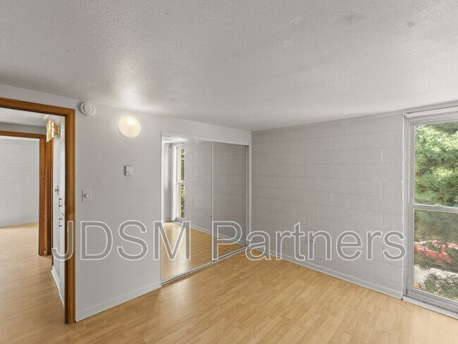 Foto del edificio - 2860 W 32nd Ave