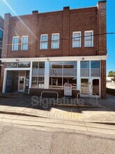 Building Photo - 714 High St