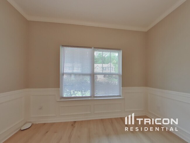 Foto del edificio - 377 Fieldcrest Dr