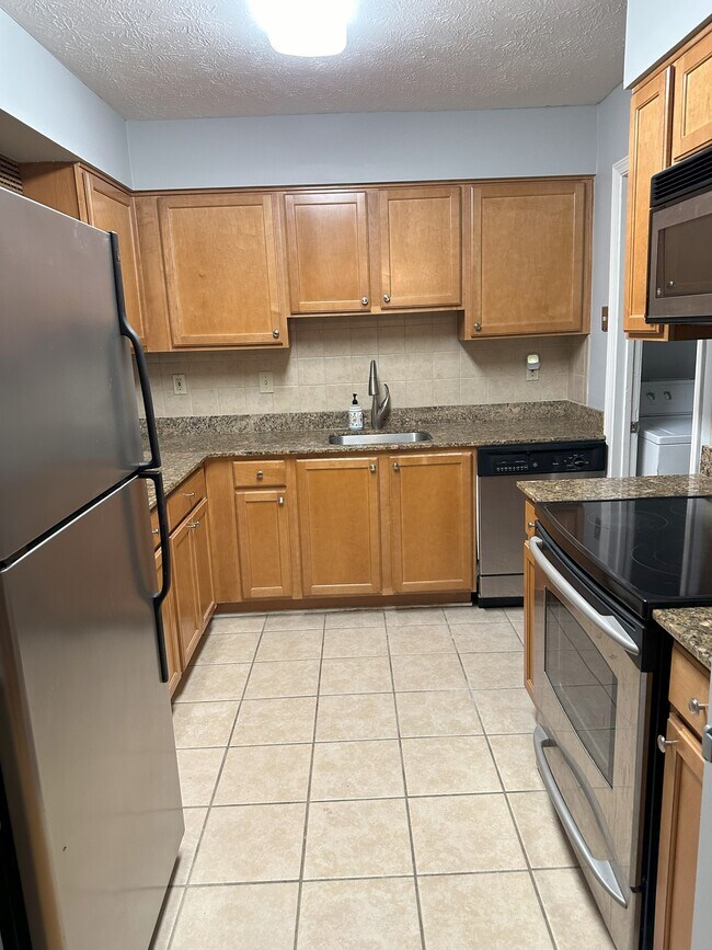 Building Photo - 3200-3207 7 Pines Ct