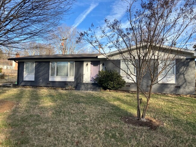 Foto del edificio - 3004 Nathanael Rd