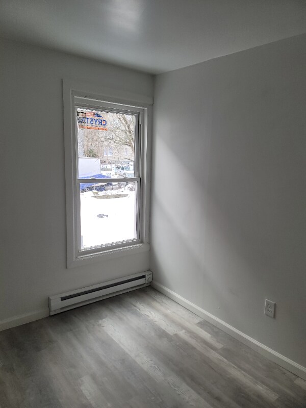Building Photo - 129 Willow St