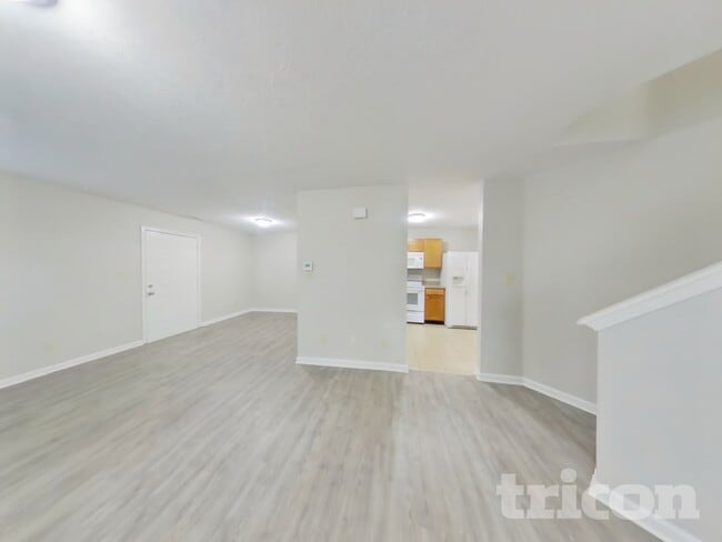 Building Photo - 1296 Edgewater Dr