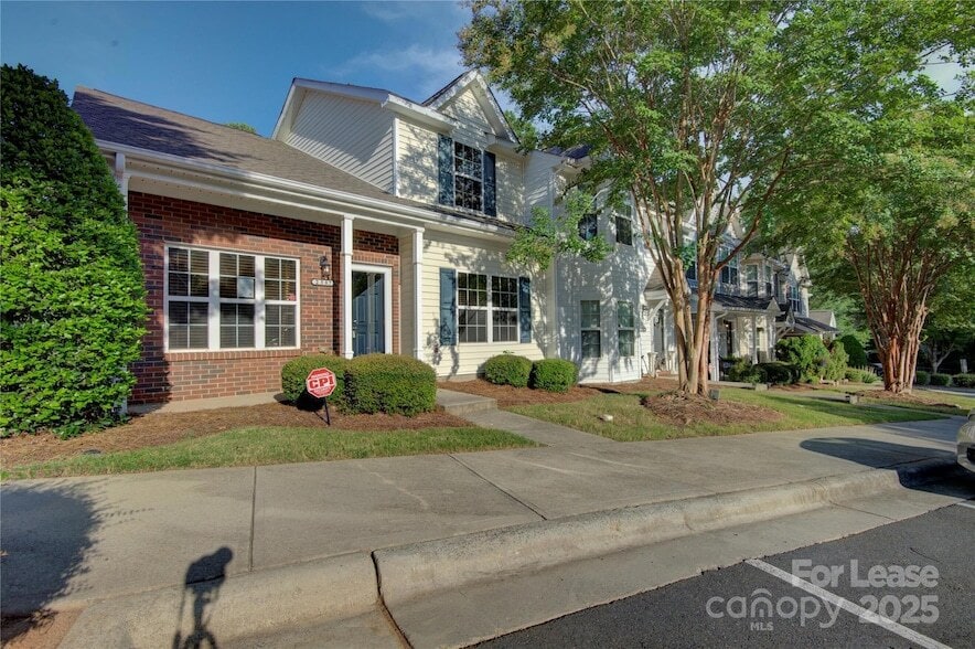Primary Photo - 2587 Brackley Pl NW