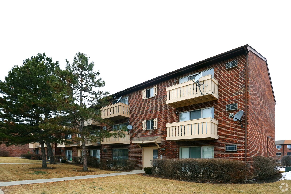 Building Photo - 122 Classic Rd