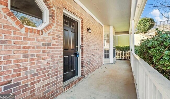Building Photo - 1495 Chapel Hill Ln SW