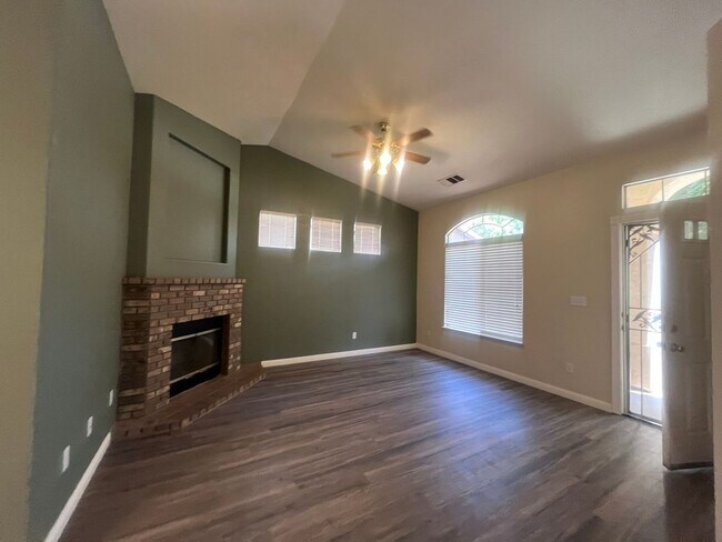 Foto del edificio - 1900 Modoc Ave