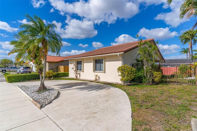 Foto del edificio - 13755 SW 23rd Terrace