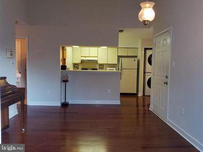 Foto del edificio - 5374 Bedford Terrace