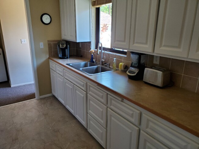 Foto del edificio - 2404 N Weaver Cir