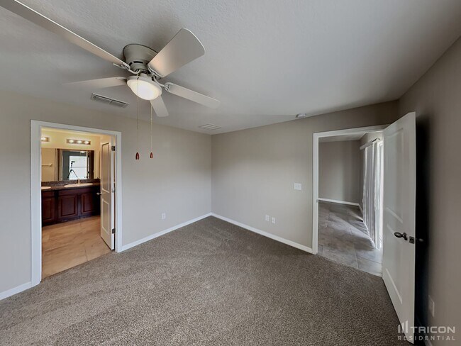 Building Photo - 5029 Golden Fig Ln