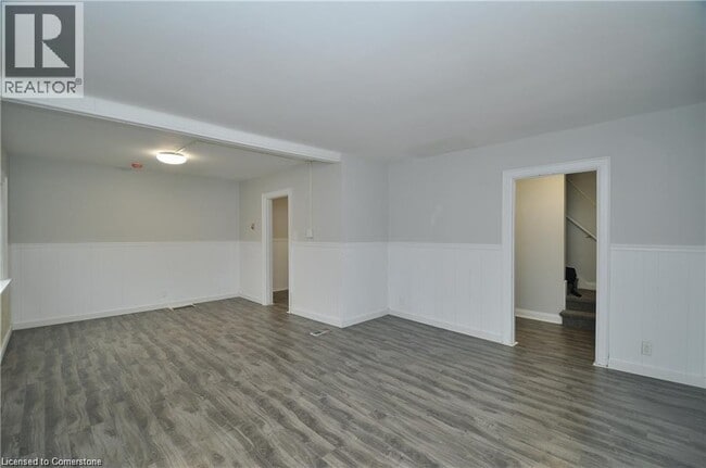 Building Photo - 44 Martin St