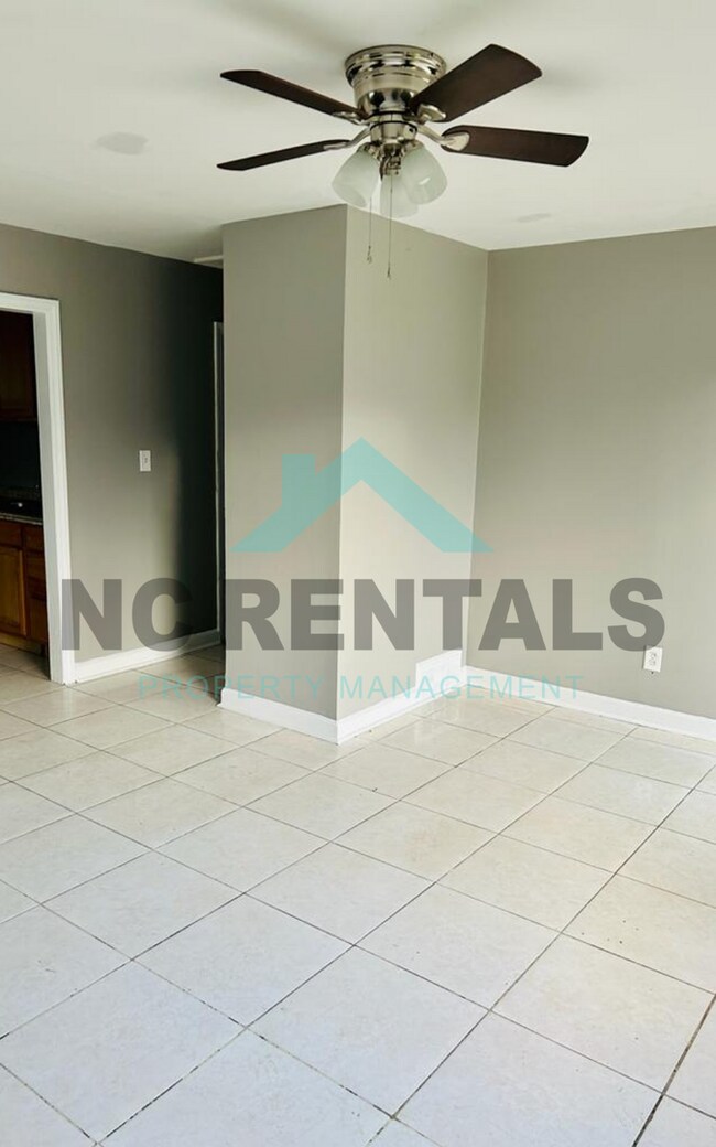 Foto del edificio - 1313 Joyce St