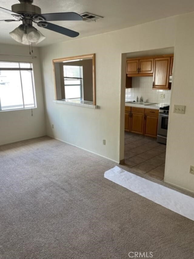 Building Photo - 6008 Comstock Ave