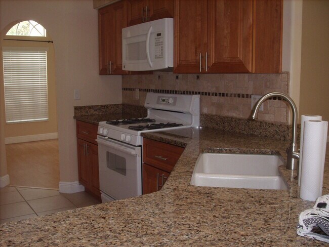 Foto del edificio - 15 Lake Diamond Ave