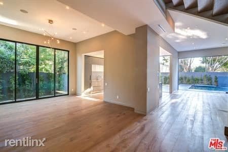 Foto del edificio - 637 N Crescent Heights Blvd