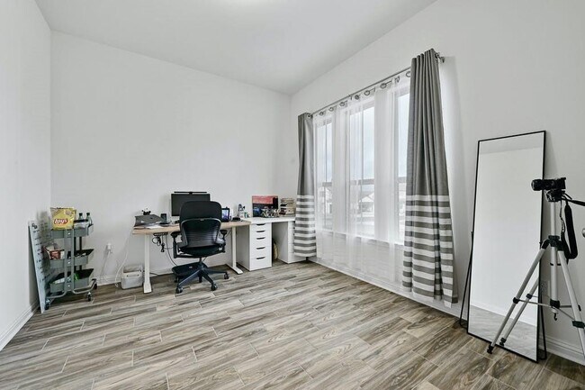 Foto del edificio - 6725 Denia Dr