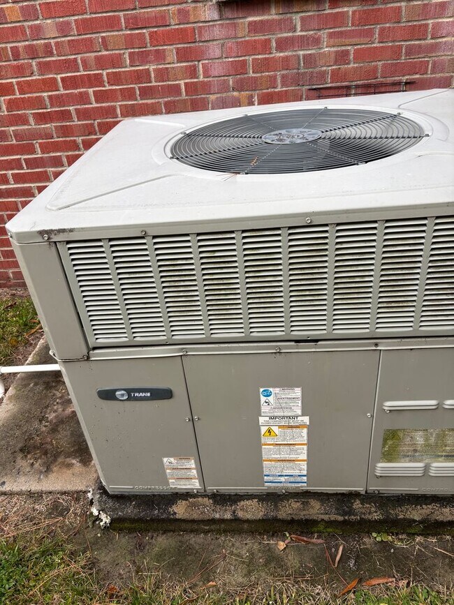 Foto del edificio - 908 Edwards Ave