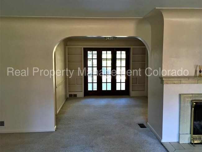 Building Photo - Beautiful Home in Denver