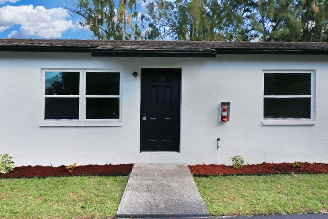 Foto del edificio - 4590 76th Ave N