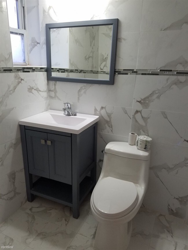 Foto del edificio - 10 E 54th St