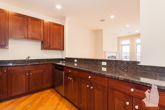 Foto del edificio - 3829 N Southport Ave