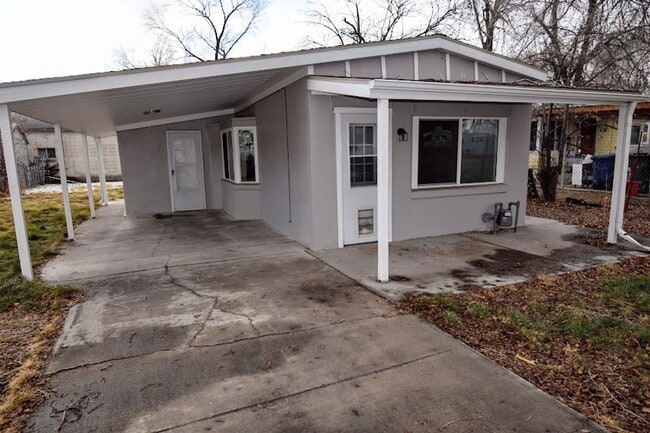 Beautiful 1 Bed 1 Bath Bungalow in West Valley!!! - Beautiful 1 Bed 1 Bath Bungalow in West Valley!!! House
