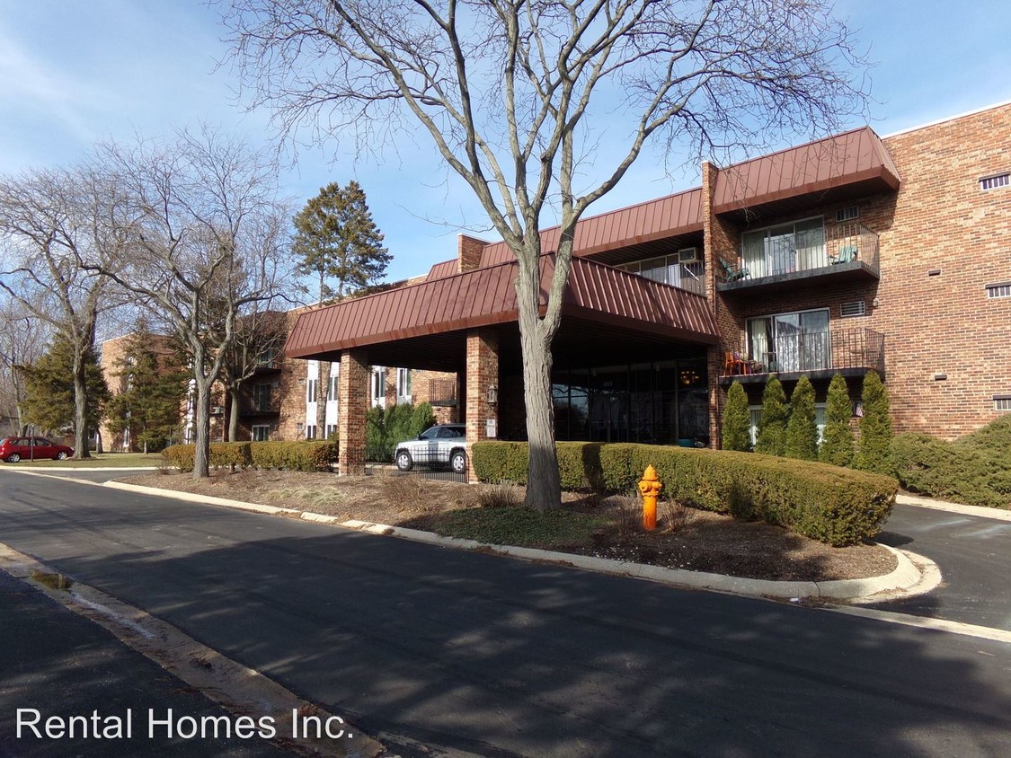 Foto principal - 1211 Oswego Rd