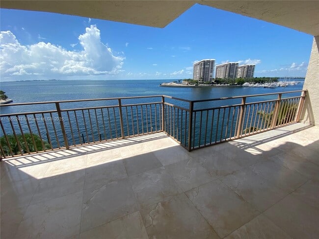 Foto del edificio - 1632 S Bayshore Ct