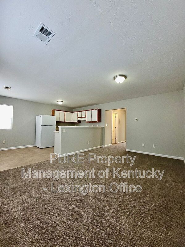 Building Photo - 271 Grinder Ct