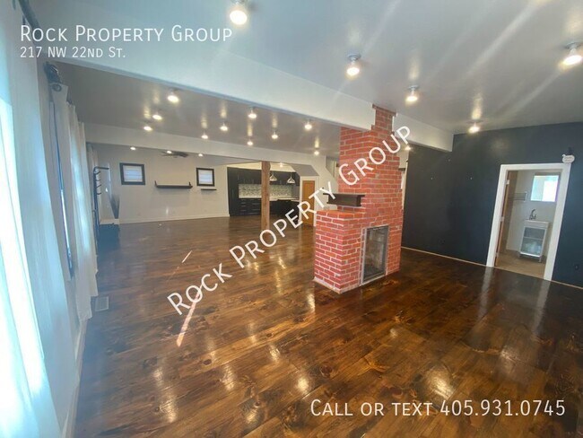 Building Photo - Historic Rental Home in Mesta Park/Heritag...