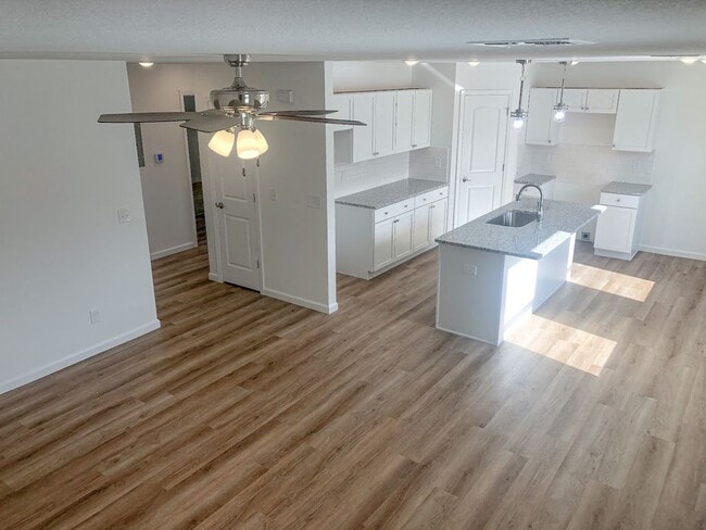 Building Photo - Italian Estates Property Management