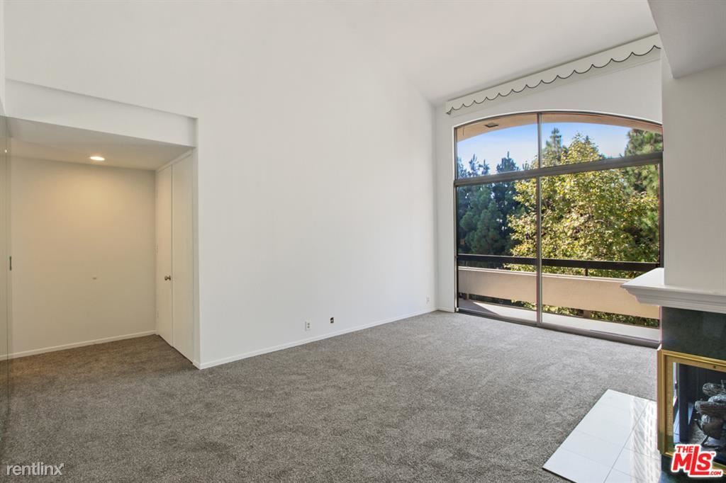 Primary Photo - 2112 Century Park Ln