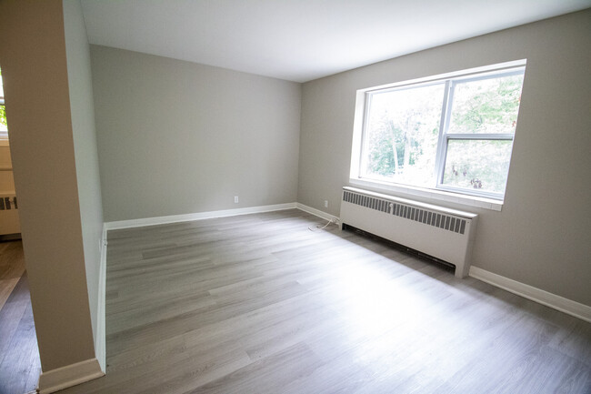 Building Photo - Fabulous 1 Bedroom Apartment for Rent in W...