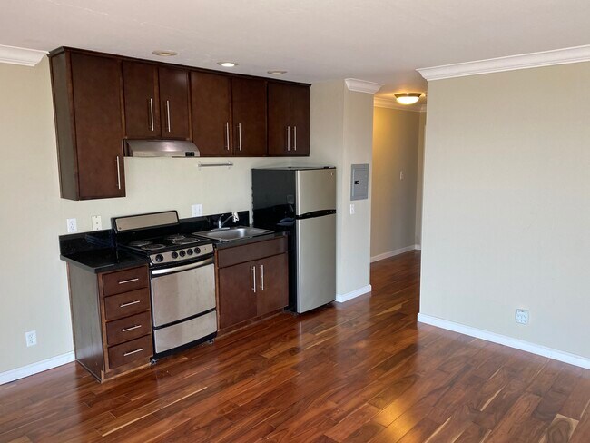 Foto del edificio - 646 Corbett Ave