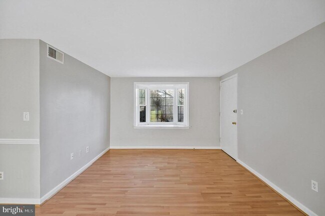 Foto del edificio - 704 S Arlington Mill Dr