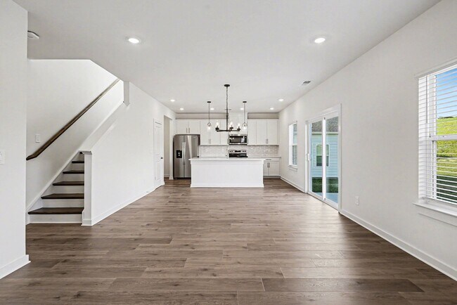 Building Photo - 1933 Mahala Dr