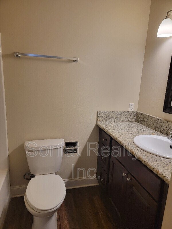 Building Photo - 4969 Rhodes Dr