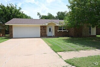 Building Photo - 5707 Hooper Dr