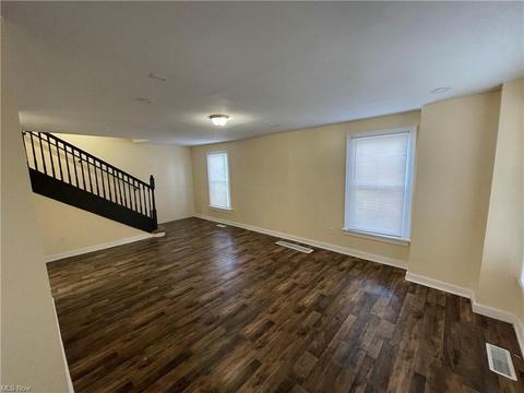 Foto del edificio - 15005 Miles Ave