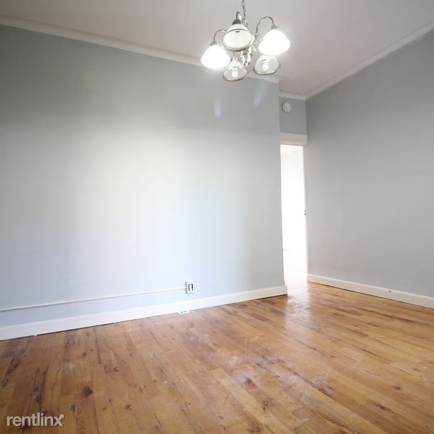 Building Photo - 367 S 5th St