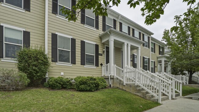 Building Photo - 4 Bedroom Townhome in Daybreak!!