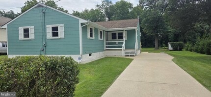 Building Photo - 46 Browning Ave