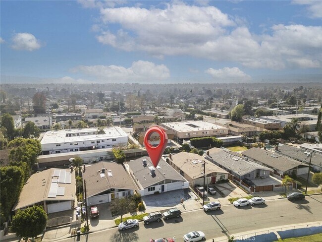 Foto del edificio - 13010 Hartland St