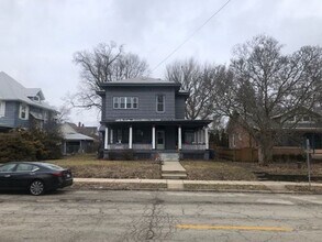 Building Photo - 803 W Wood St
