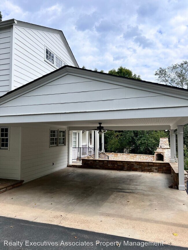 Foto del edificio - 5 br, 5 bath House - 1507 Robin Rd