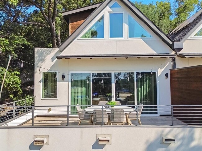 Building Photo - 2712 Oak Springs Dr